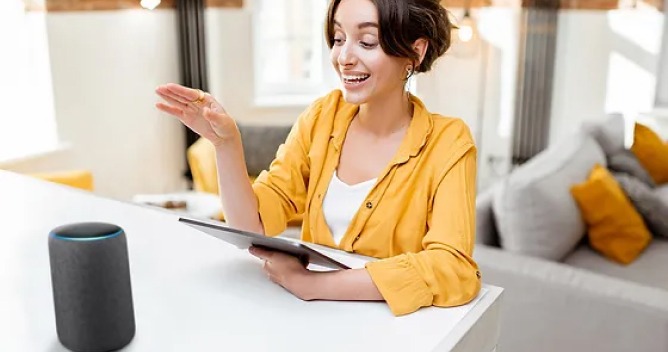 woman using tablet

